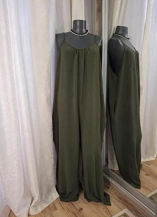 Стильний із кишенями комбінезон