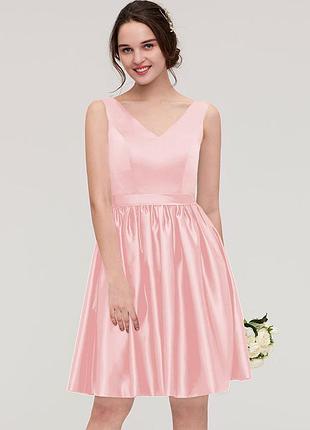 Гарна ошатна сукня