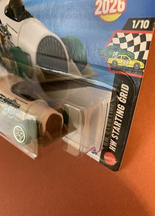 Машинка хот вілс instant boost hot wheels 2026 3
