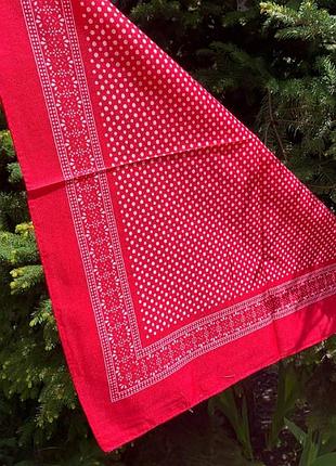 Бандана с узором горошек 10550 55х55 см малиновая