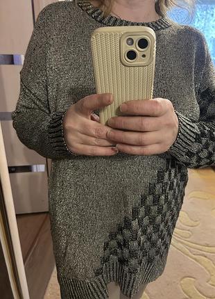 Стильний брендовий светрик який чудово вписується в образи ,нова колекція