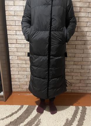 Зимовий жіночий пуховик