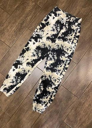 Женские спортивные штаны