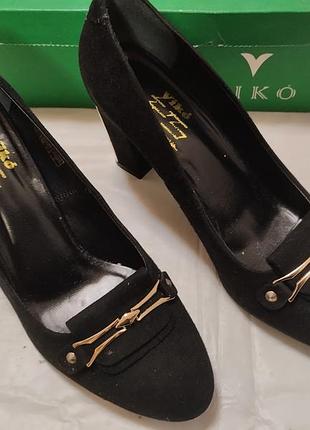 Туфлі замшеві