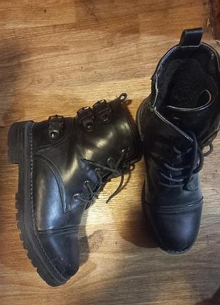 Ботинки девчачьи 36 размер зимние теплые с мехом