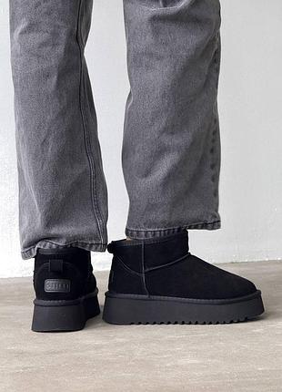 Теплые зимние замшевые угги на массивной подошве