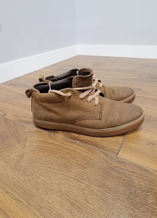 Мужские ботинки timeberland hudson road mid lace chukka из нубука коричневого цвета.