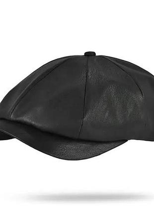 Кепка восьмиклинка из эко кожи в черном цвете