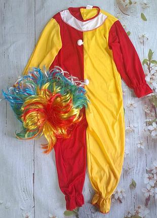 Карнавальный костюм клоун указан на рост 110-122.