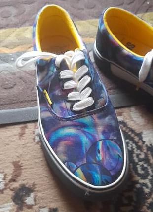 Бренд: smiley originals / gropp
​модель/код: 0812k
​розмір: 42
​стан: б/у
​особливість: яскравий принт, жовта підкладка, напис "have a nice day".