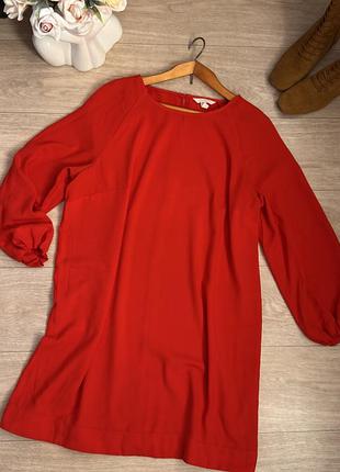 Сукня яскрава