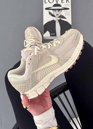 Zoom vomero 5 beige