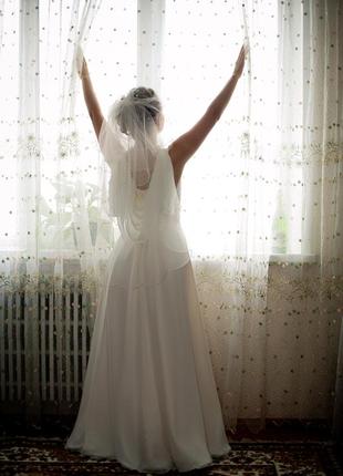 Весільну сукню в грецькому стилі
