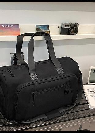 Дорожная сумка черная с карманом для обуви повседневная непромокаемая с плечевым ремнем спортивная для тренировок и путешествий