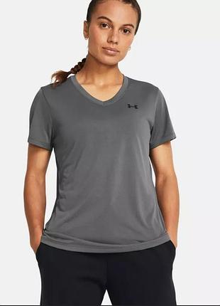 Спортивна футболочка від under armour