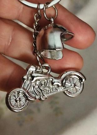 Брелок на ключи фигурка 3d металл байк мотоцикл и шлем байкеру