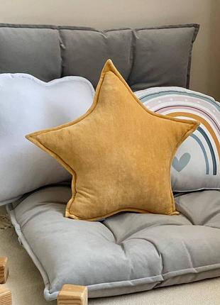 Подушка декоративная велюровая звезда темно-горчичная 35х40 см