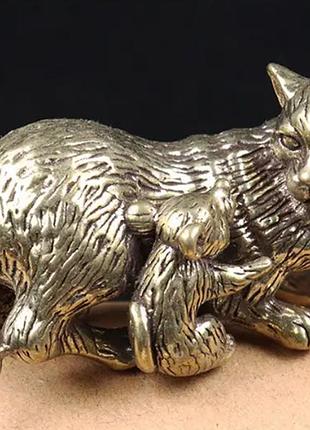 Фигурка статуэтка сувенир латунная кот кошка котик пристает мышь крыса латунь