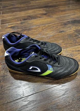 Кросівки для мініфутболу