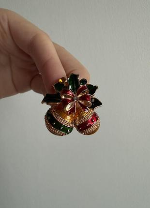 Металева брошка  «різдвяні дзвіночки» — блискучий святковий акцент