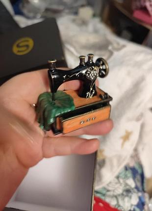 Швейная машинка швея шкатулка фигурка металл декоративная для украшений