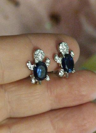 Шикарні дитячі кліпси (без проколювання) сережки сріблястий метал черепашки черепаха пр-во корея синій камінь