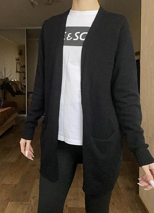 Теплый мягкий черный кардиган накидка альпака с карманами без застежек