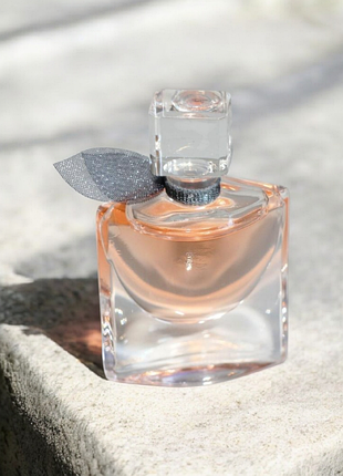 Парфюмированная вода миниатюра lancωme la vie est belle 4 мл