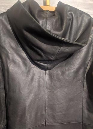 Шкіряна куртка з капюшоном5 фото