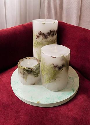 «хвойный уют» - набор свечей с натуральными веточками на гипсовой подставке, с ароматом лесные ягоды