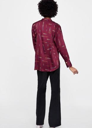 Блуза свободная рубашка бордовая с принтом цепи ремешки zara6 фото