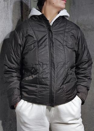 Курта оверсайз вільна коричнева коротка стьобана бомбер коричневий