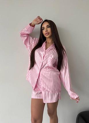 Шовкова піжама в полоску шорти та рубашка