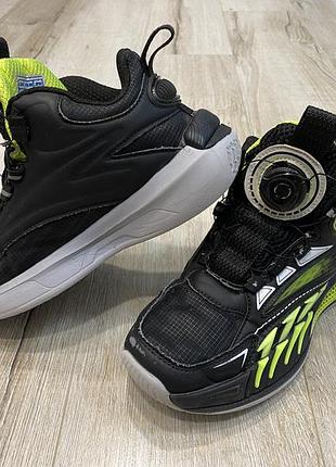 Кроссовки на мальчика 36 рр. стелька 22,5 см