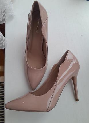 Туфли лодочки 39р