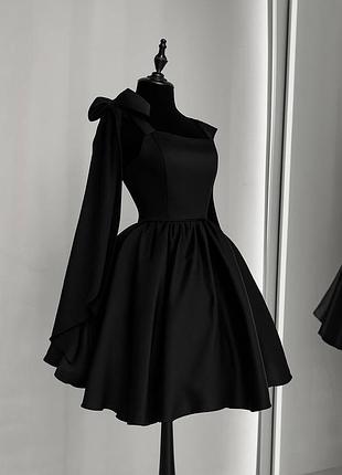 Жіноча чорна святкова сукня міні з шнурівкою на спині