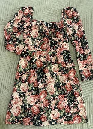 Жіноча сукня