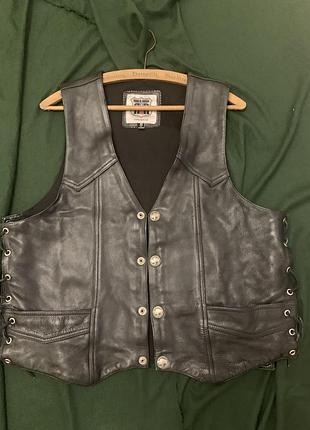 Жилетка шкіряна чоловіча.