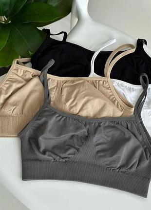 Топ бесшовный на тонких бретелях