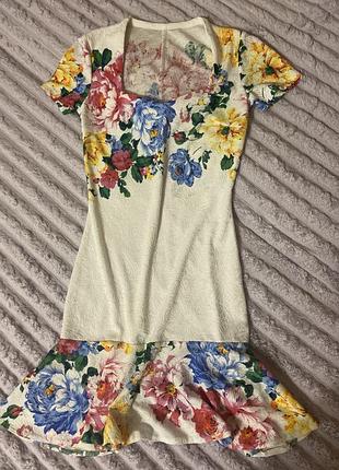 Сукня із рюшею