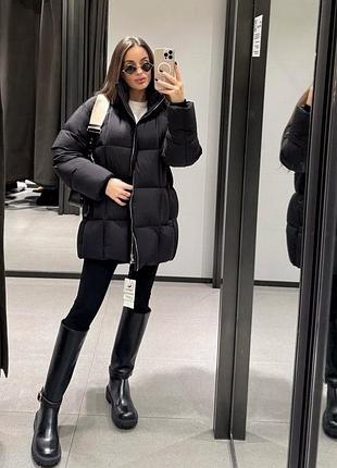 Чорний пуховик zara