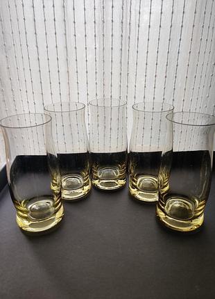 Винтажные коллекционные стаканы цветные резинистые стекла.