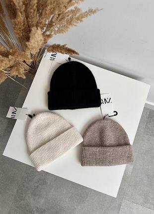 Нові шапки zara