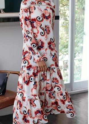 Платье белое с принтом