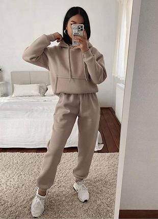 Костюм жіночий