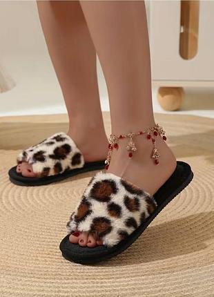 Женские домашние тапочки
