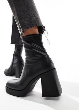 Черевики - ботильйони stradivarius 35 розмір