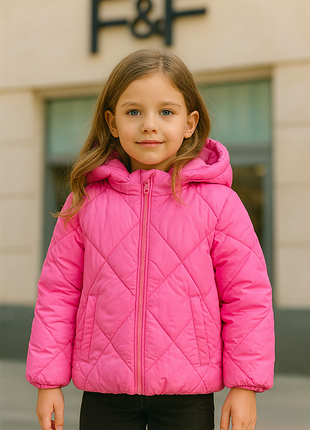 Розовая стеганая куртка для девочки, с капюшоном, теплая / f&amp;f / eu 110-116 / 5-6 рок / состояние очень хорошее!