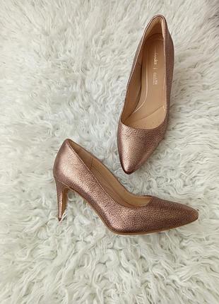 Новые кожаные туфли от clarks