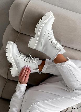 Черевики жіночі